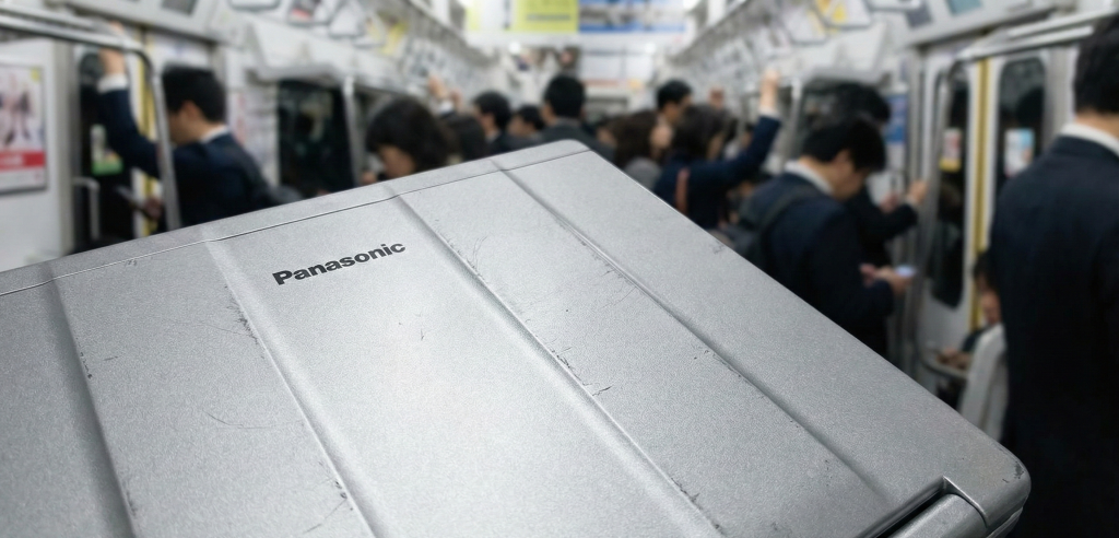 レッツノート特有の分厚いボンネット構造の解説